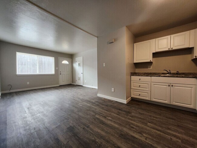 Building Photo - 4303 Ericson Dr