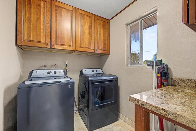 Building Photo - 3346 E Cochise Rd