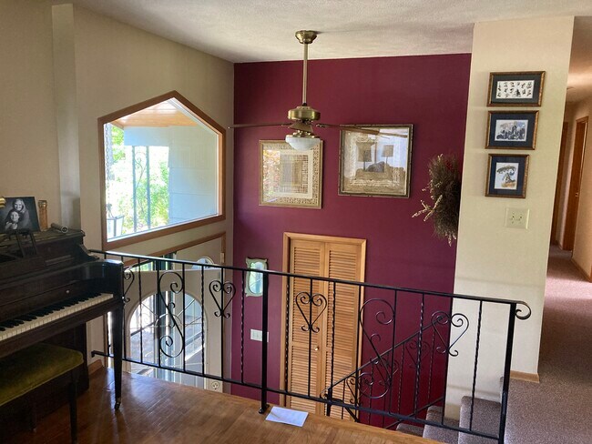 Building Photo - 10721 N Nelson Rd