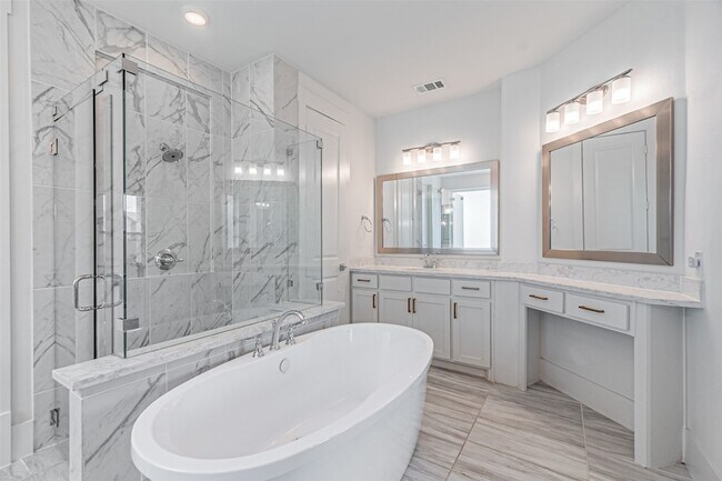 Building Photo - 4878 Limousine Ln
