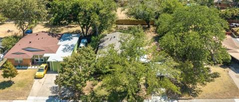 Building Photo - 2442 Oates Dr