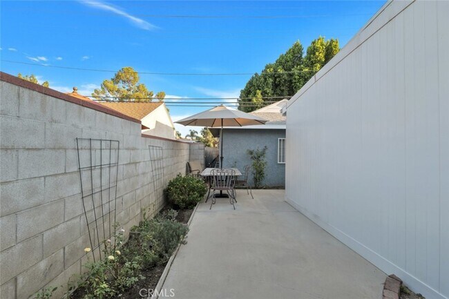 Building Photo - 16908 Los Alimos St