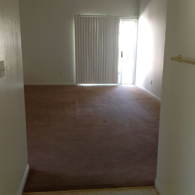 Building Photo - 504 Tabor Way
