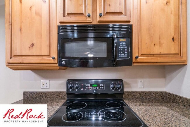 Building Photo - Beautiful 3 bedroom Cottage at Fossil Hill...