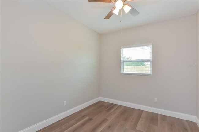 Building Photo - 304 Sir Lawrence Dr