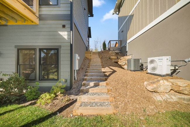 Building Photo - Fully Furnished | Asheville Area