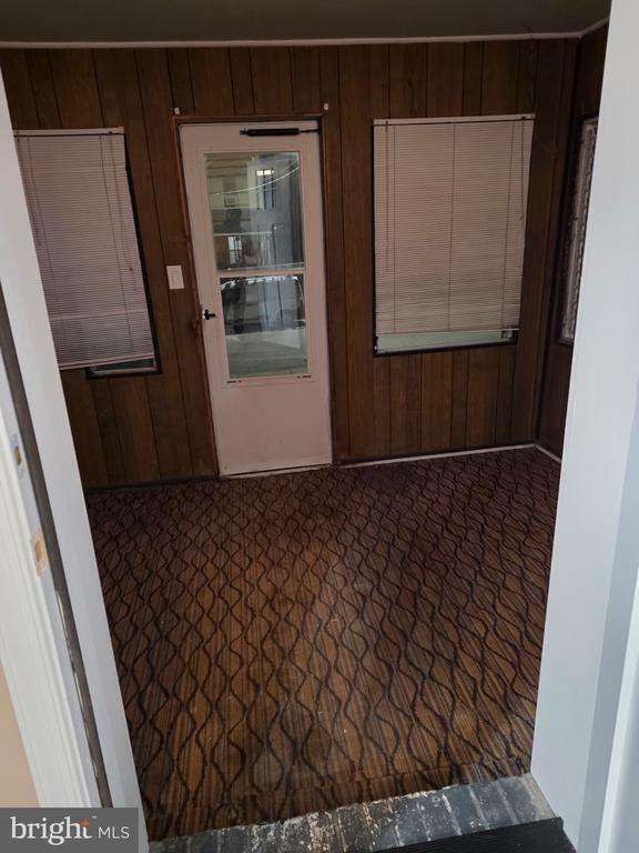 Building Photo - 5927 Leewood Ave