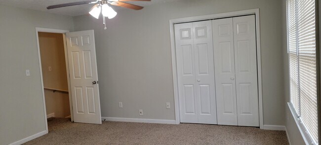 Master bedroom - 4520 Bartow Carver Rd SE