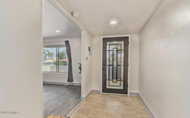 Building Photo - 1922 E Laguna Dr