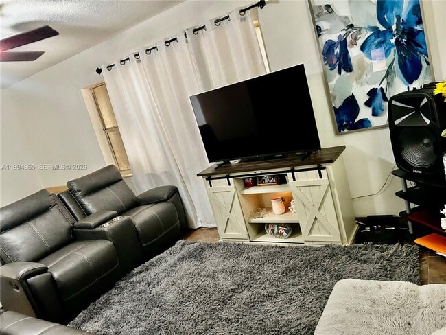 Building Photo - 2918 Funston St