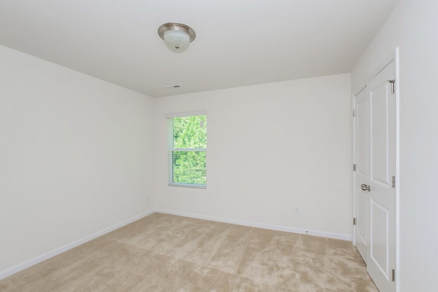 Building Photo - 3300 Aldwych Way
