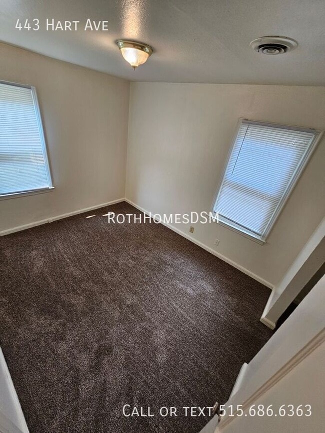 Building Photo - 443 Hart Ave