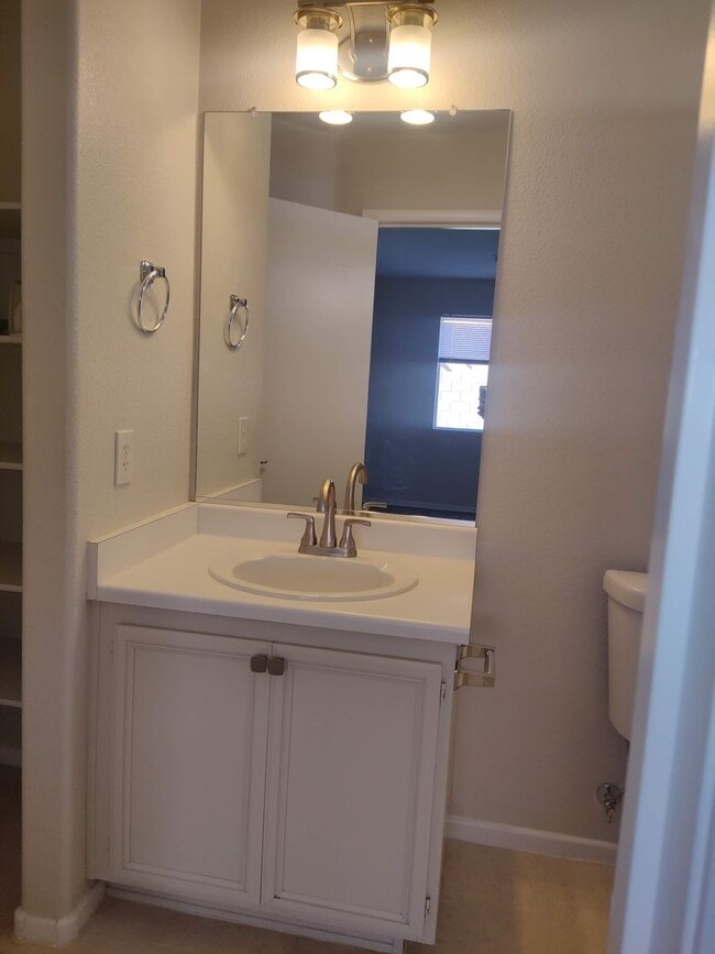 Building Photo - A Very nice and Clean Single Story Home in Summerlin