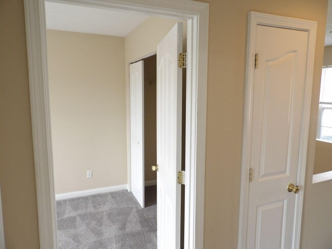 Building Photo - 344 Bypass Plaza Dr