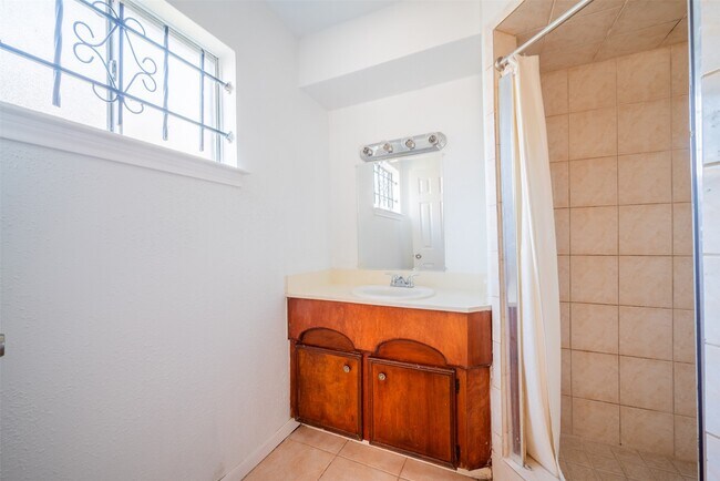 Building Photo - 4031 Curly Oaks Dr