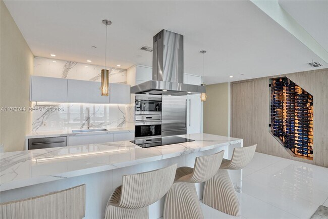 Building Photo - 1100 Biscayne Blvd