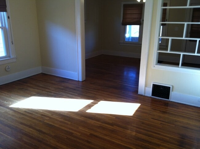 Building Photo - Three Bedroom Townhouse For Rent (East Rochester)