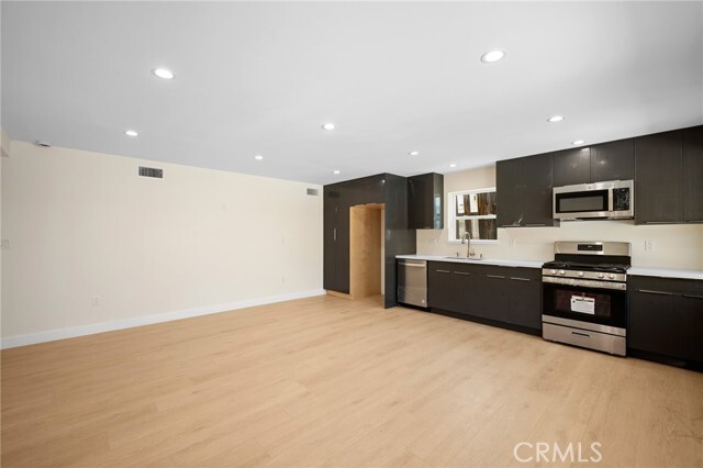 Building Photo - 1009 W Angeleno Ave