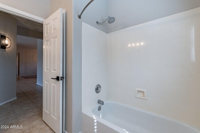 Building Photo - 1245 E San Carlos Way