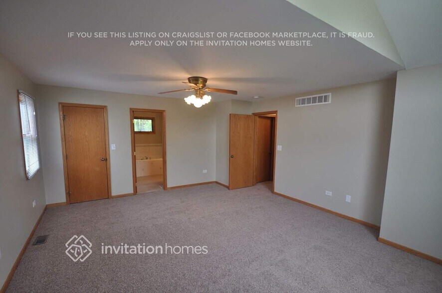 Building Photo - 2959 Rebecca Dr