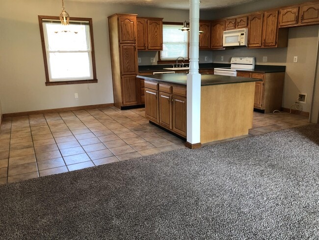 Building Photo - 5321 Juanita Ln