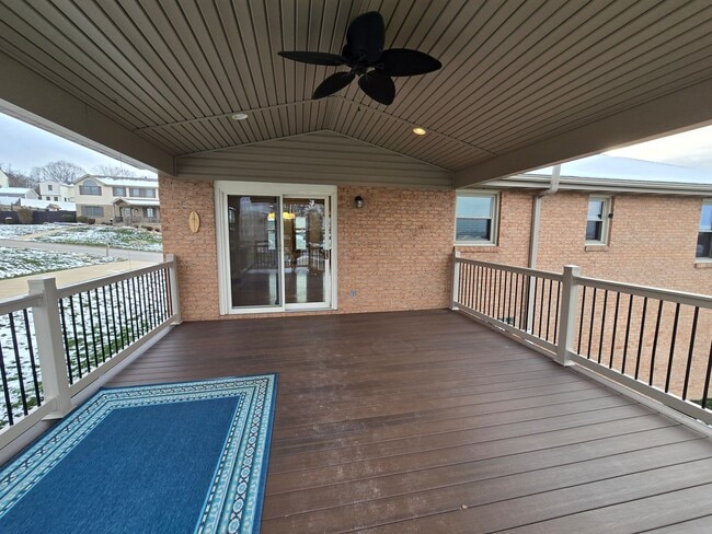 Building Photo - Beautiful Split Entry - 3 Bedroom 2.5 Bathroom in Rustic Ridge Estates