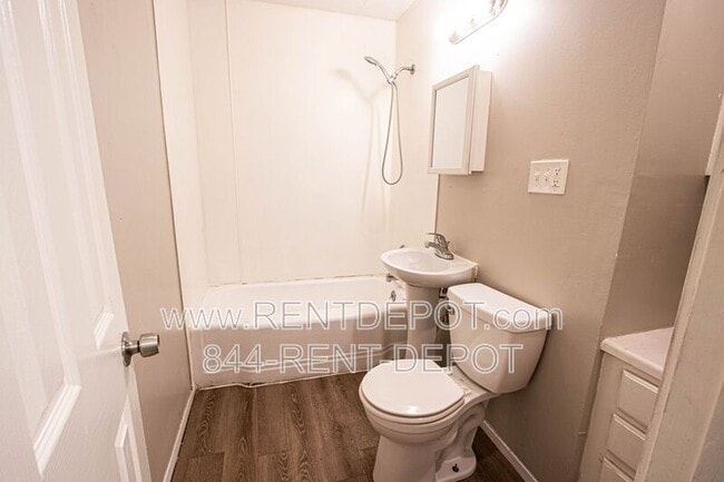 Building Photo - 2023 Ravenswood Dr