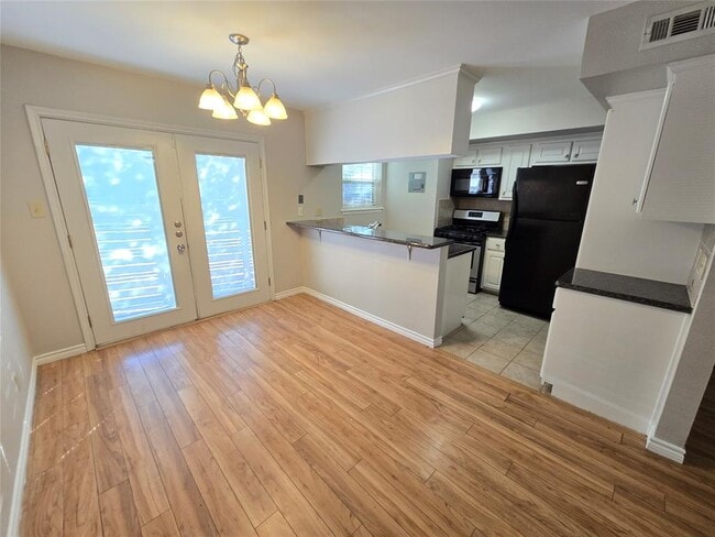 Building Photo - 7801 Shoal Creek Blvd