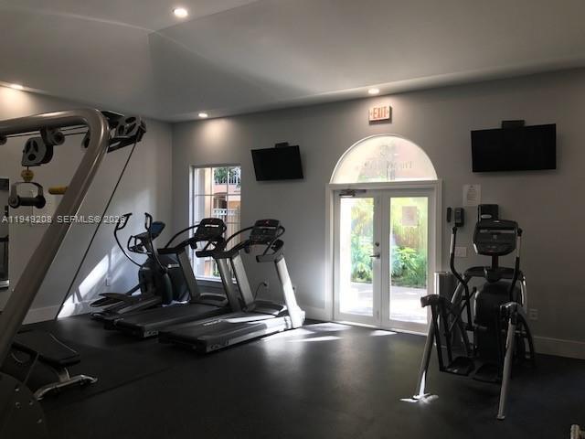 Building Photo - 19901 E Country Club Dr