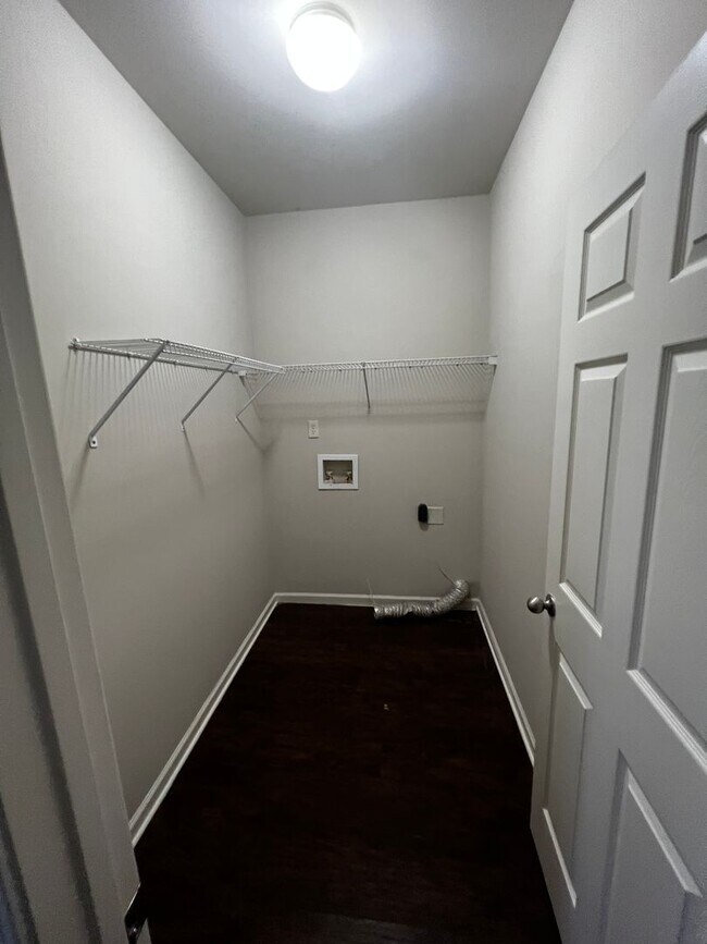 Building Photo - Coming Soon- Available August 3, 2025. Moo...
