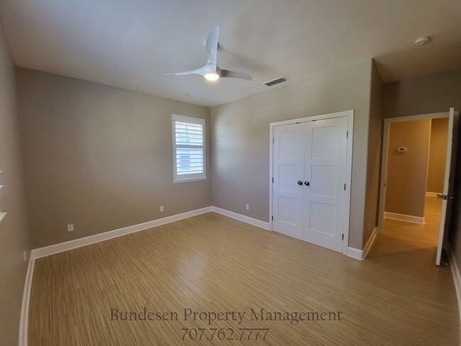 Building Photo - 1727 Southgate Dr