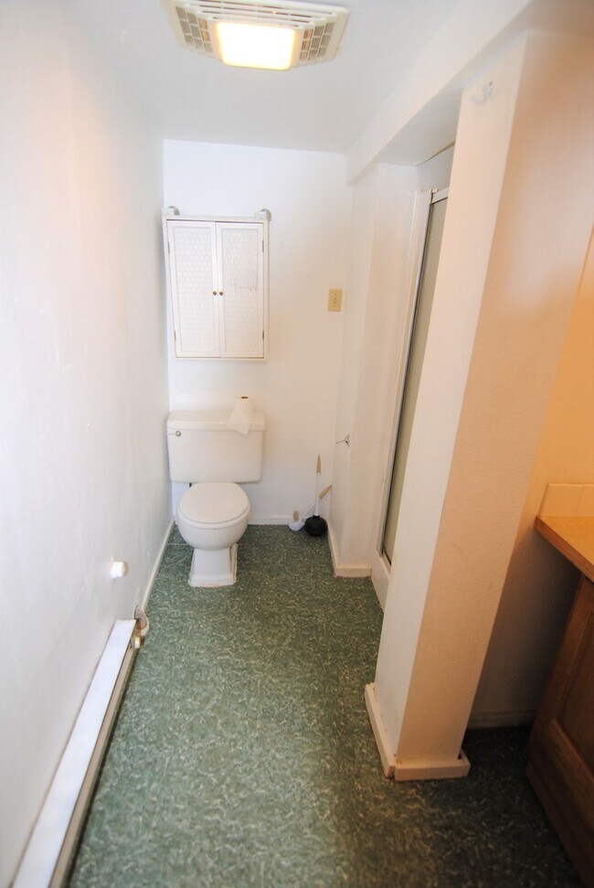 Building Photo - Charming 3 Bedroom, 2 Bath House For Rent!!