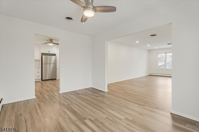 Building Photo - 35 Field Rd