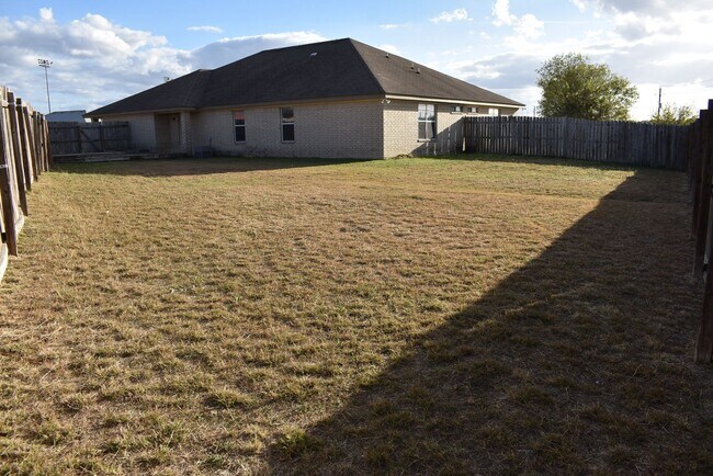 Building Photo - 3503 Dustin Ct