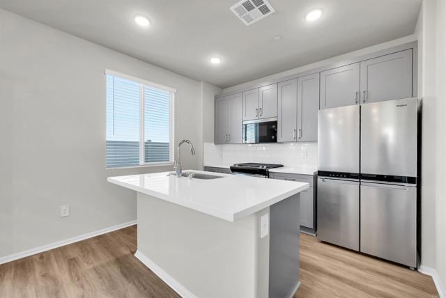 Building Photo - 28386 Via Solero