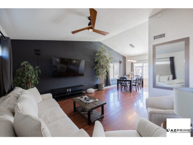 Building Photo - Fully-Furnished 3/2 Chandler Retreat - Poo...