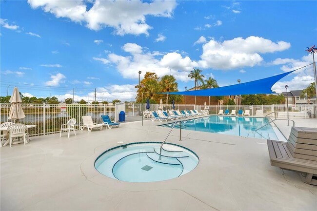 Building Photo - 1400 Gandy Blvd N