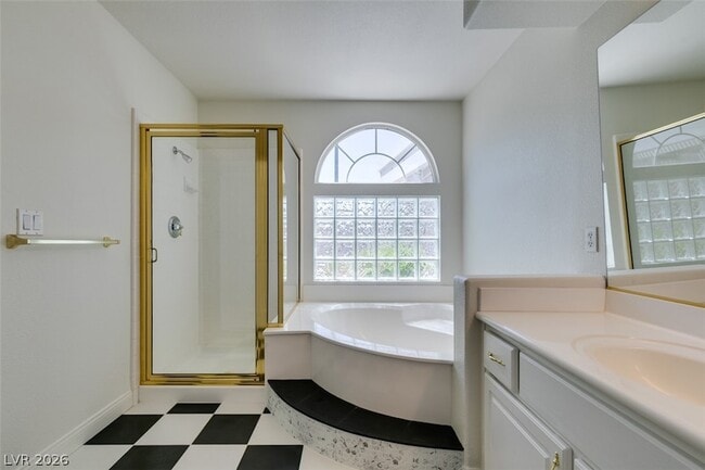 Building Photo - 8825 Fall Green Dr