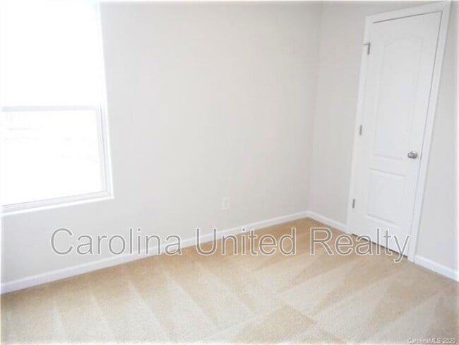 Building Photo - 2101 Talbert Ct