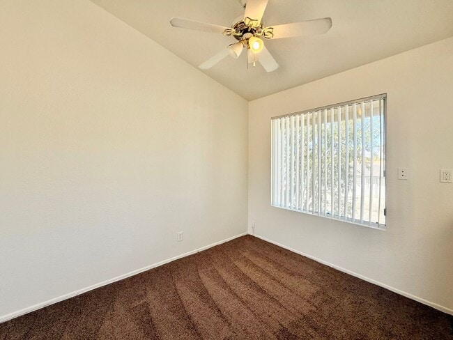 Building Photo - AVAILABLE NOW !! 2 Bedroom 2 Bathroom Apartment in Bermuda Dunes! MOVE IN SPECIAL! HALF OFF ONE M...