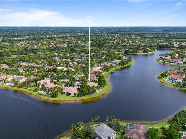 Building Photo - 926 Marina Dr