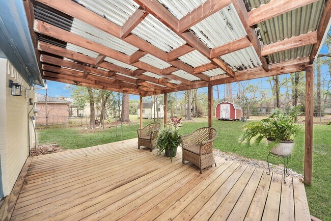 Building Photo - 26206 Maplewood Dr