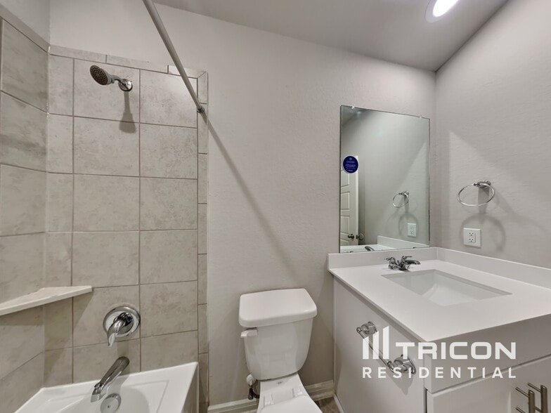 Building Photo - 5803 Zoey Wy