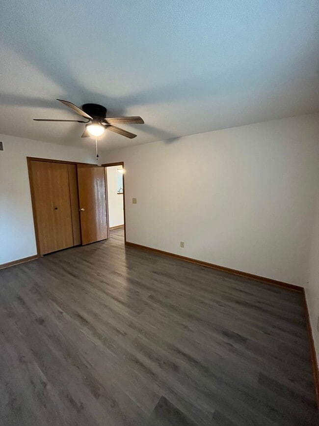 Building Photo - Charming 3-Bedroom Ranch Home with Fenced ...
