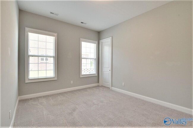 Building Photo - 330 Merrydale Dr