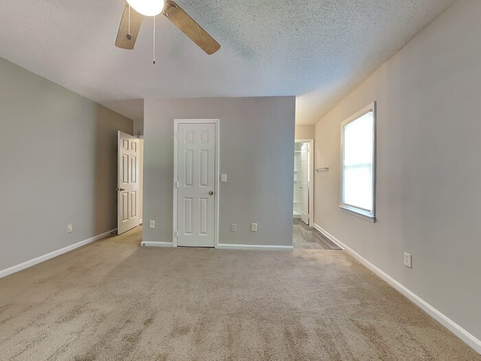Building Photo - 6515 Birdsong Ln