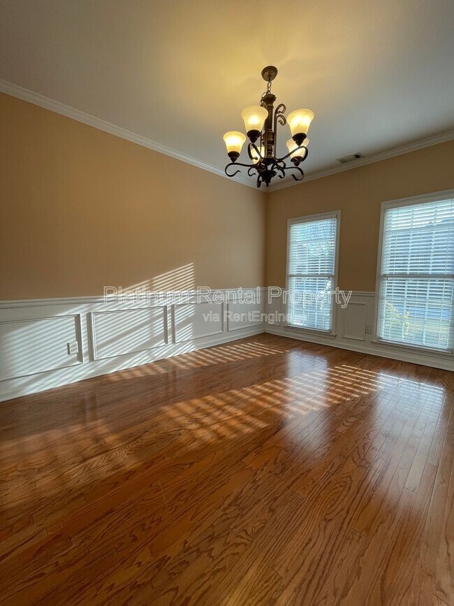 Building Photo - 2126 Malden Hill Dr