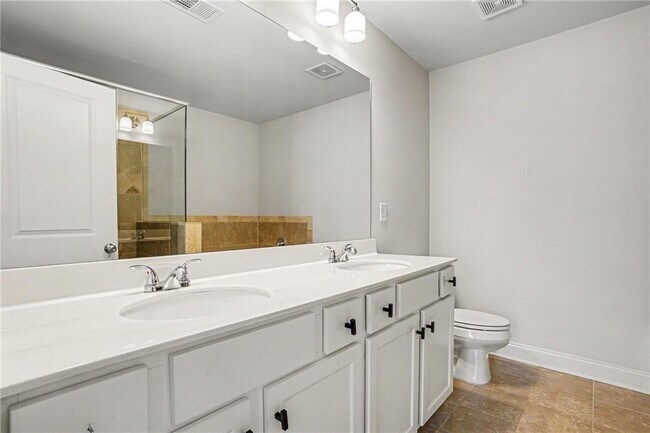 Building Photo - 10139 Benton Woods Dr