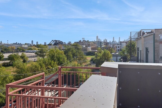 Building Photo - 2323 N Lister Ave