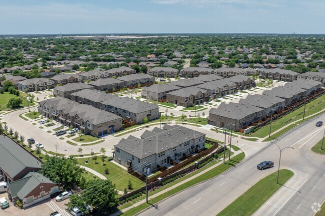 Context - Bluebonnet Trail Townhomes